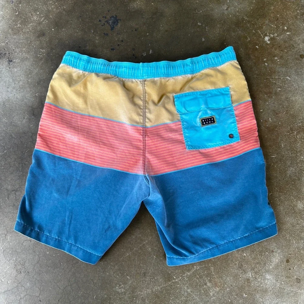 Billabong LayBacks Board Shorts Mens Size L Blue Yellow Pink Excellent Striped